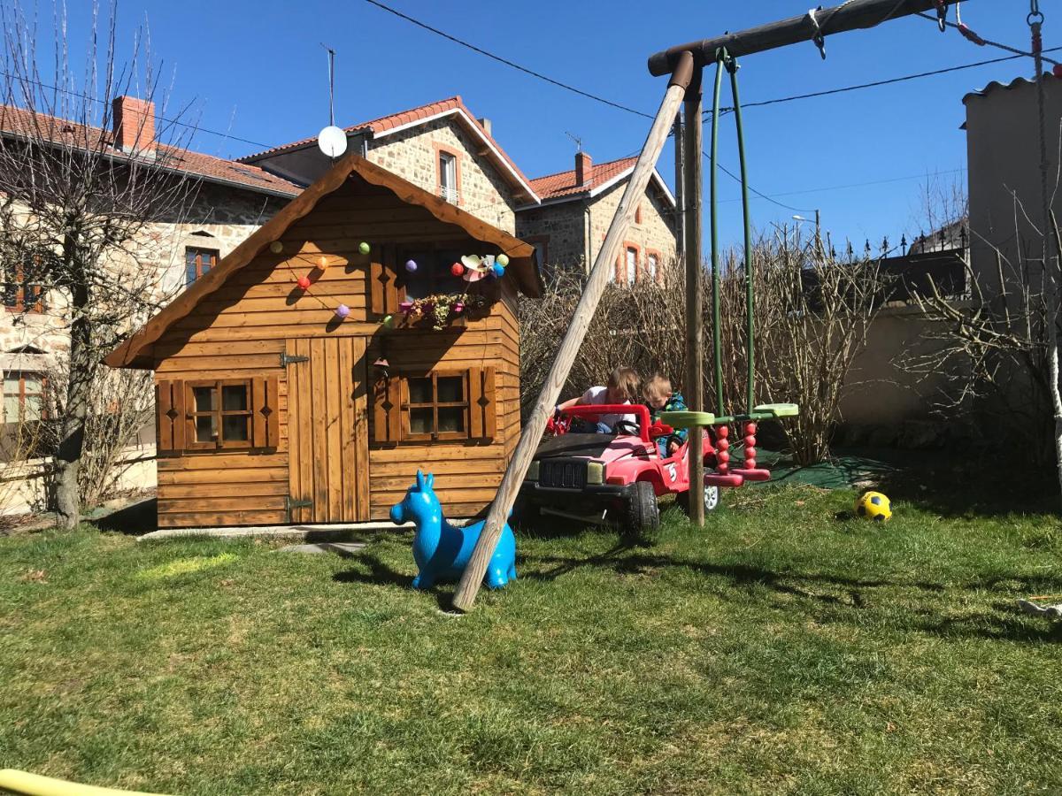 فيلا Belle Maison De Famille Usson-en-Forez المظهر الخارجي الصورة