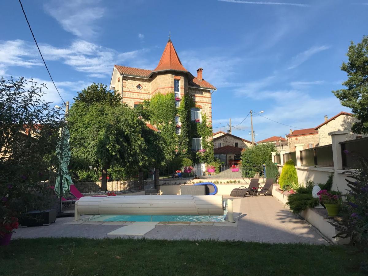 فيلا Belle Maison De Famille Usson-en-Forez المظهر الخارجي الصورة